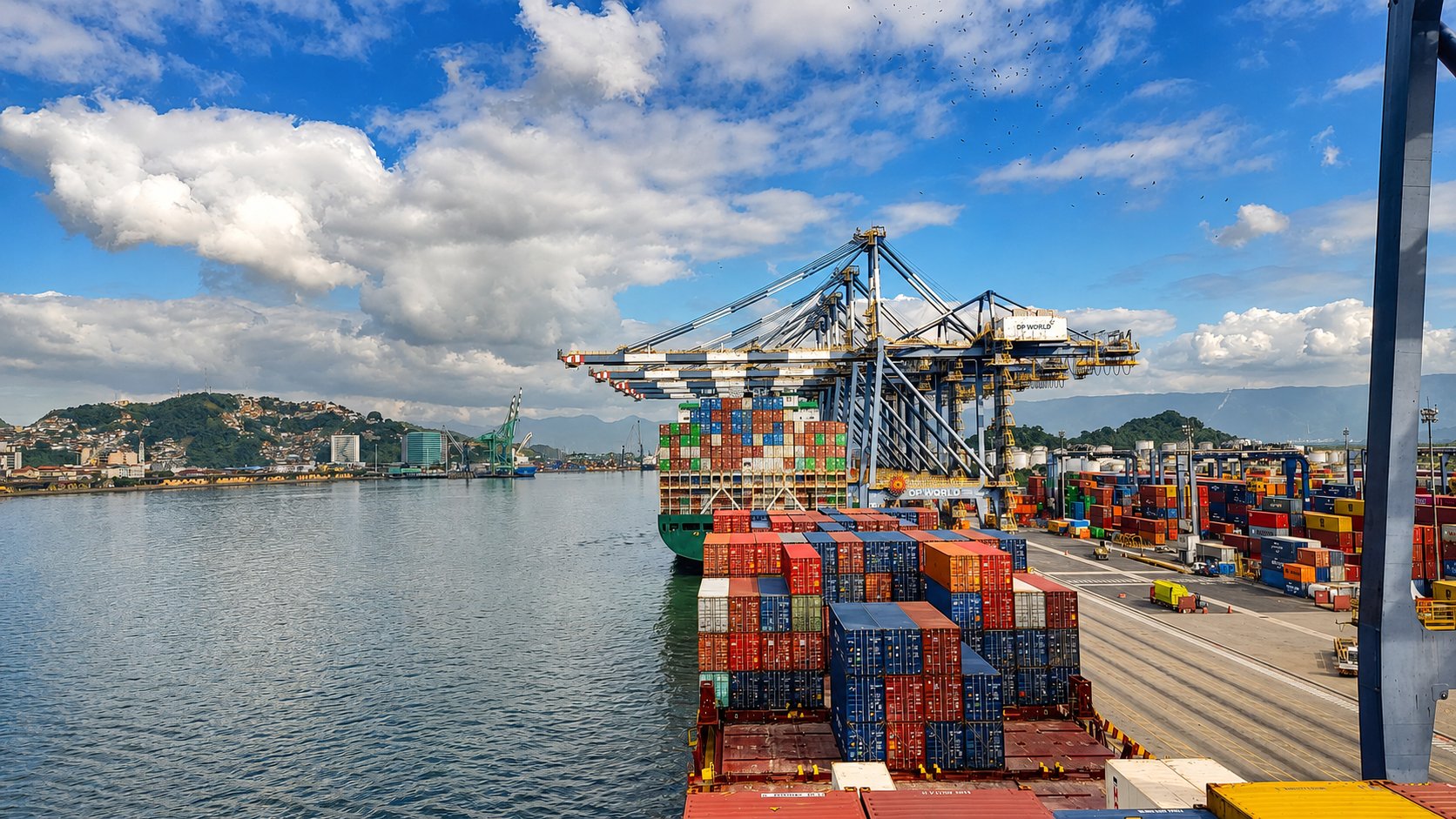 Porto de Santos inicia abastecimento de etanol para navios